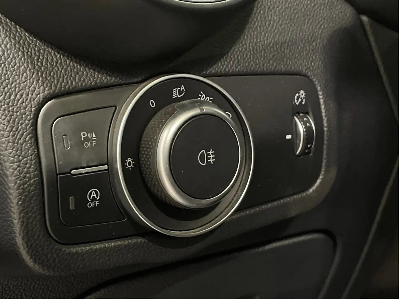 Alfa Romeo Stelvio снимка Alfa Romeo Stelvio