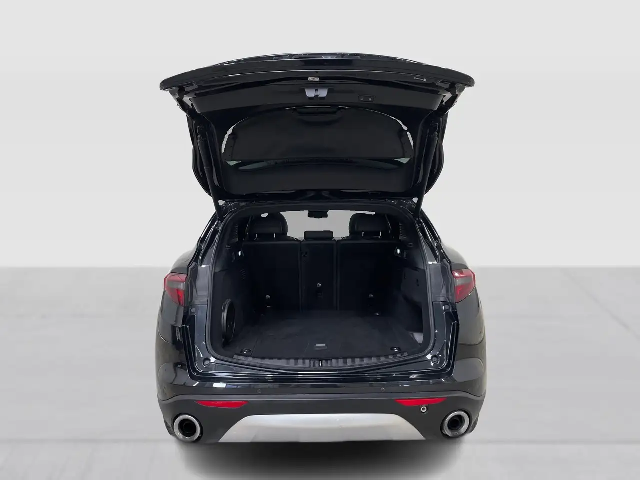 Alfa Romeo Stelvio снимка Alfa Romeo Stelvio
