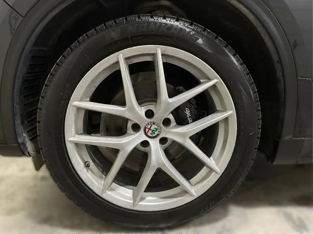 Alfa Romeo Stelvio снимка Alfa Romeo Stelvio