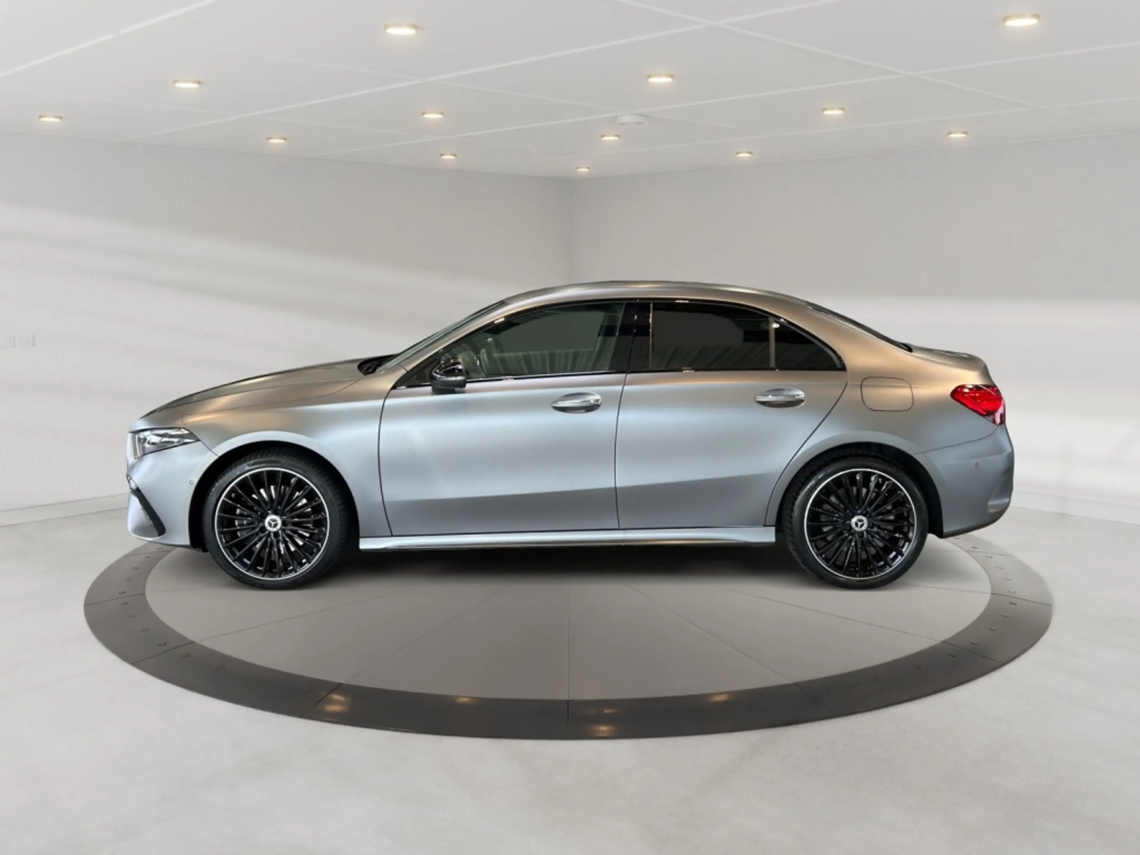 Mercedes-Benz A 250 e Limousine AMG AMG+MBUX+Night+Wide+Cam — photo 6