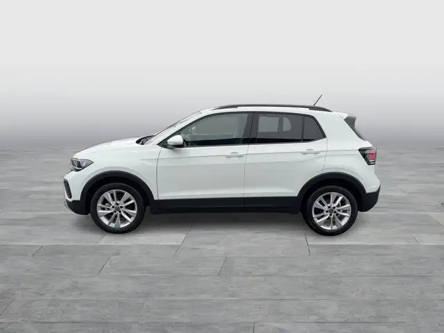 Volkswagen T-Cross view 3
