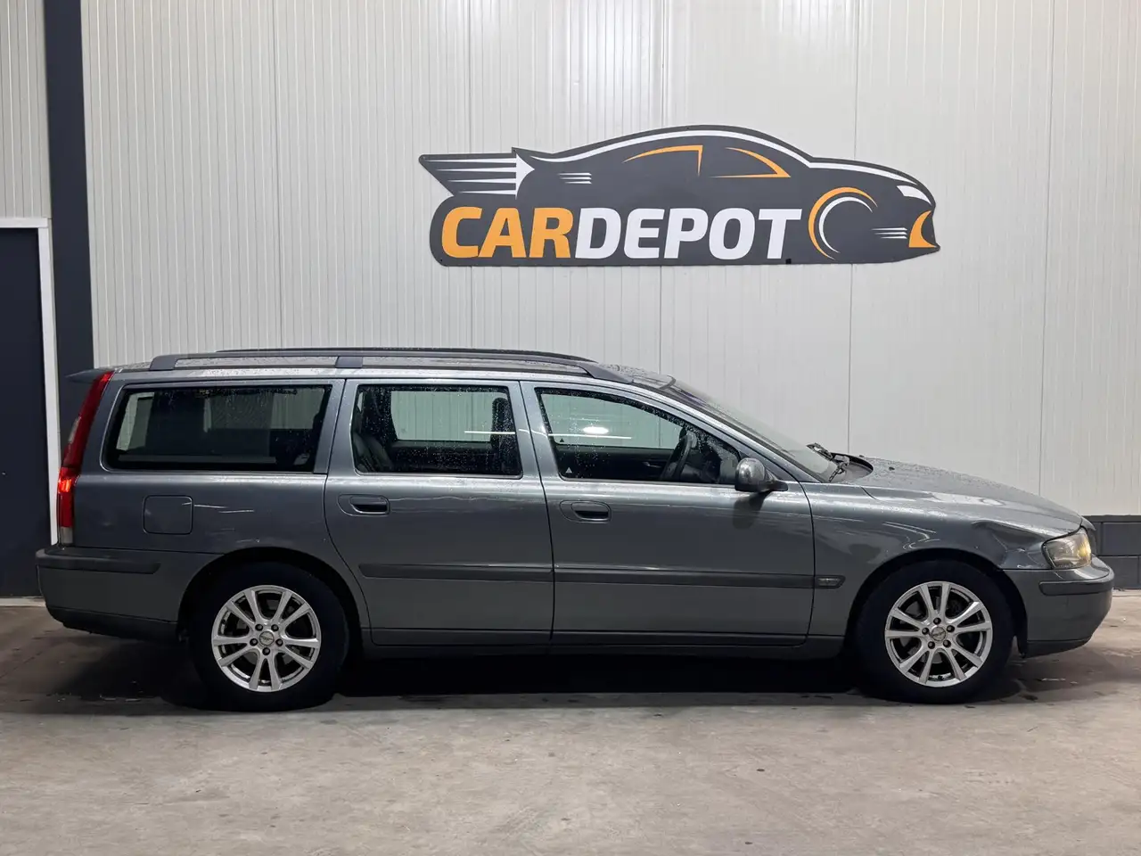 Volvo V70 2.4 Comfort Line, foto 4