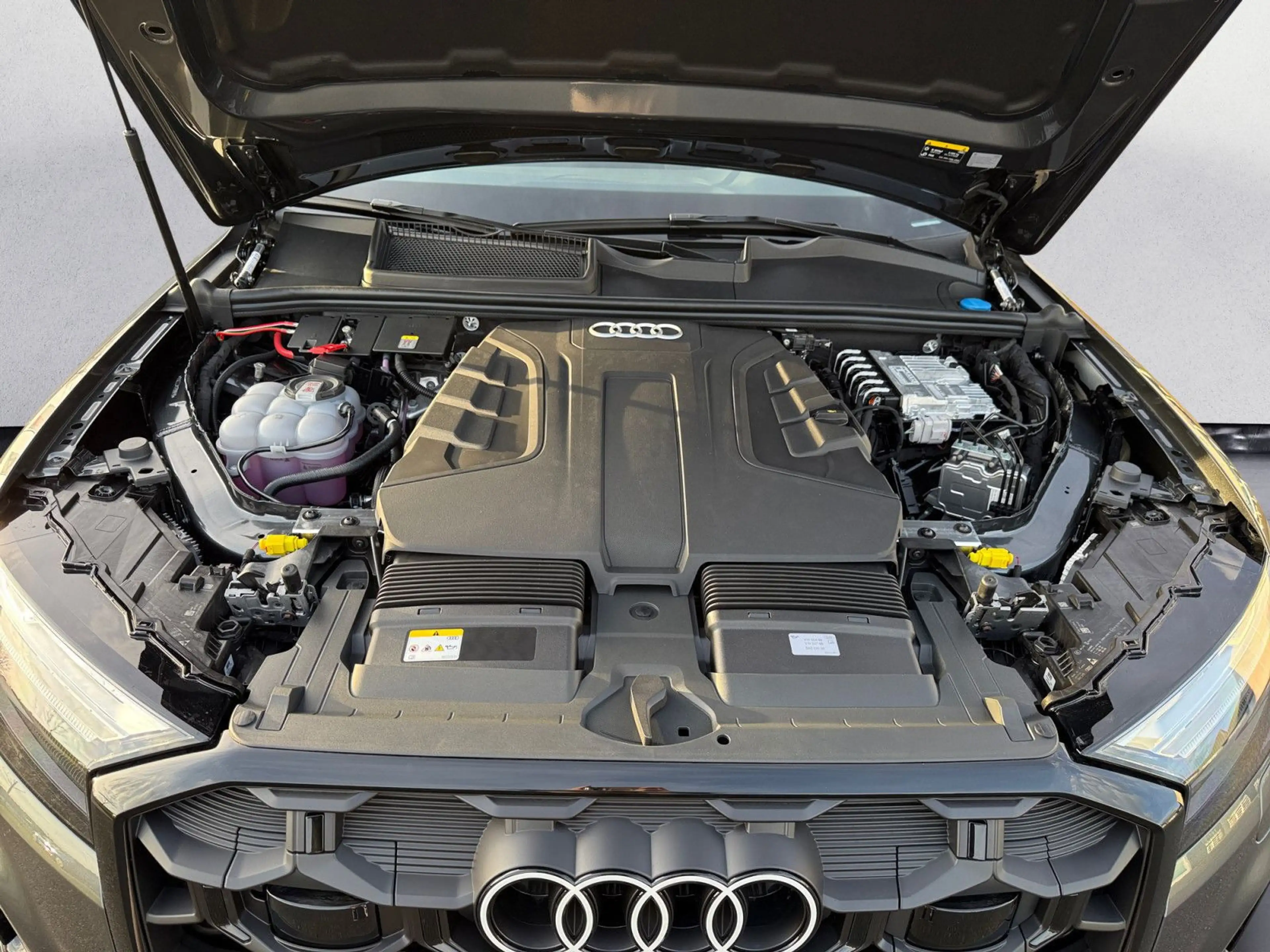 Audi Q7 SUV S line TDI quattro ti ptronic — photo 11