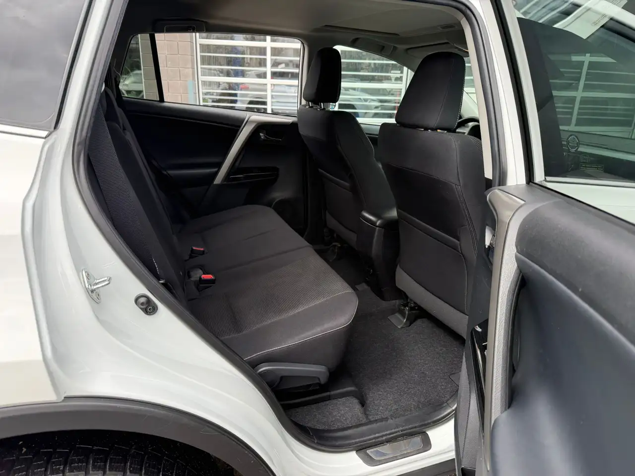 Toyota RAV 4 снимка Toyota RAV 4