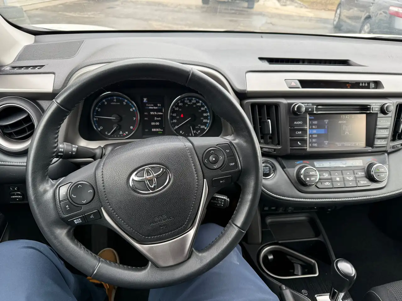 Toyota RAV 4 снимка Toyota RAV 4