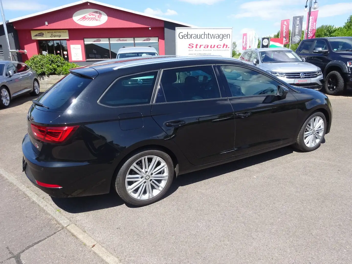 SEAT Leon ST FR Erste Hand Schwarz - 2