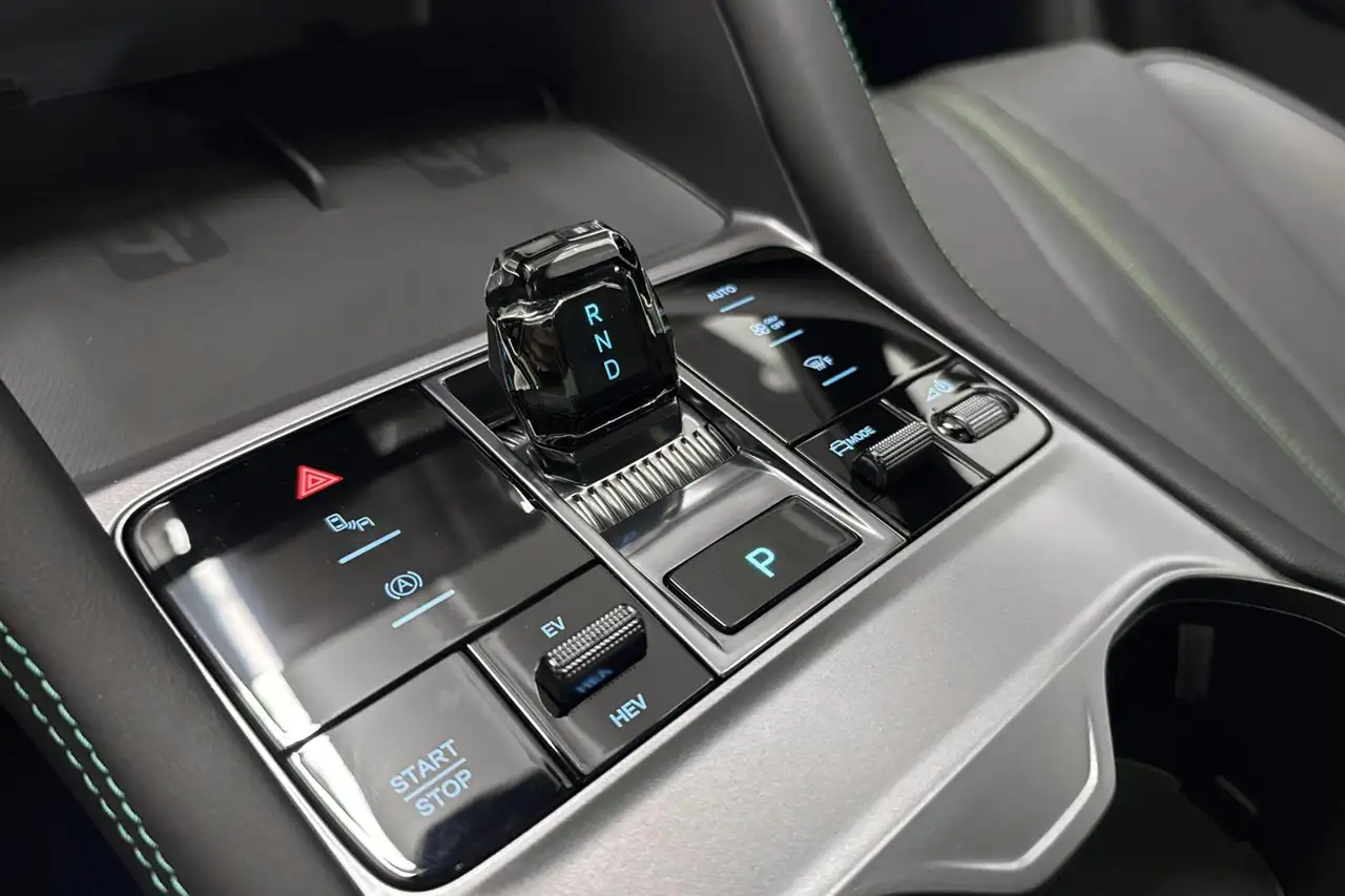 BYD Seal U DM-I 1.5 DM-i Boost PHEV, миниатюра 18