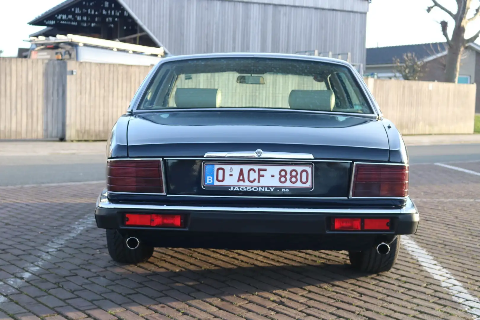 Jaguar XJ40 Sovereign 4.0L Blau - 2