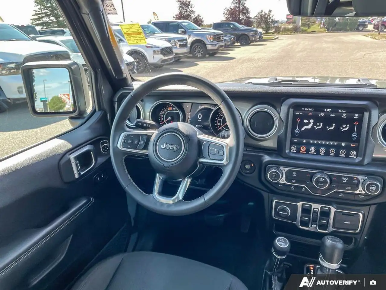Jeep Wrangler снимка Jeep Wrangler
