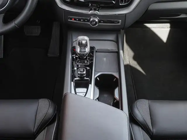 Volvo XC60 view 15