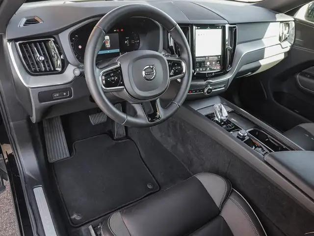 Volvo XC60 view 10
