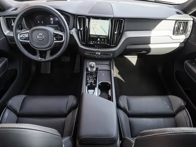 Volvo XC60 view 11