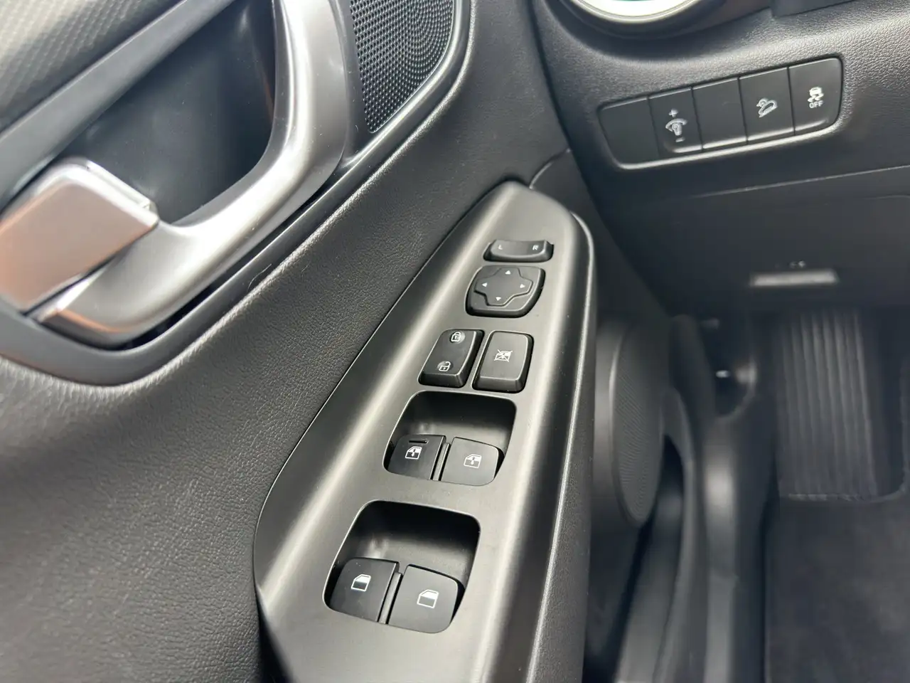 Hyundai KONA photo Hyundai KONA