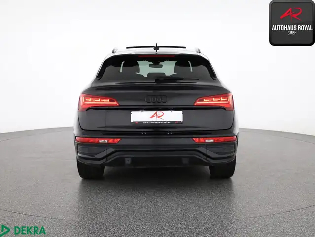 Audi Q5 view 4