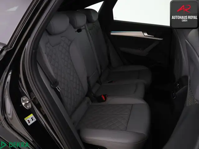 Audi Q5 view 12