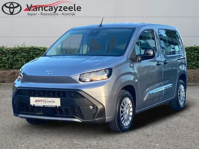 Toyota Verso Shuttle GP+nav+sens achter