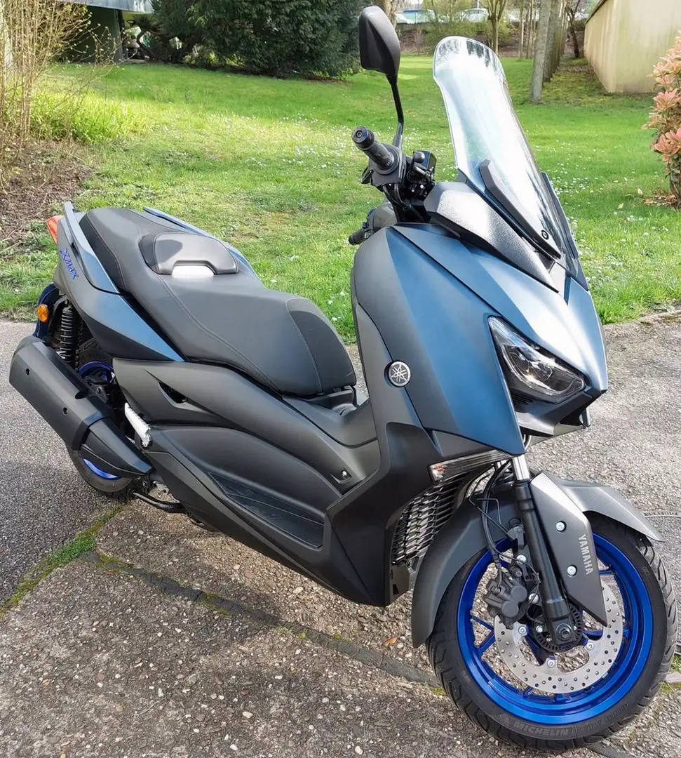 Yamaha X-Max 300 crna - 1