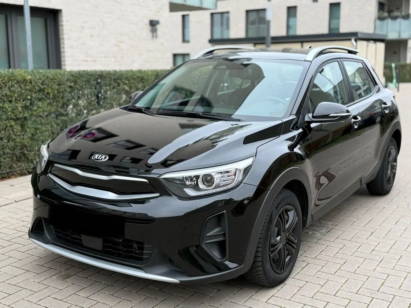 Kia Stonic Vision Schwarz - 1