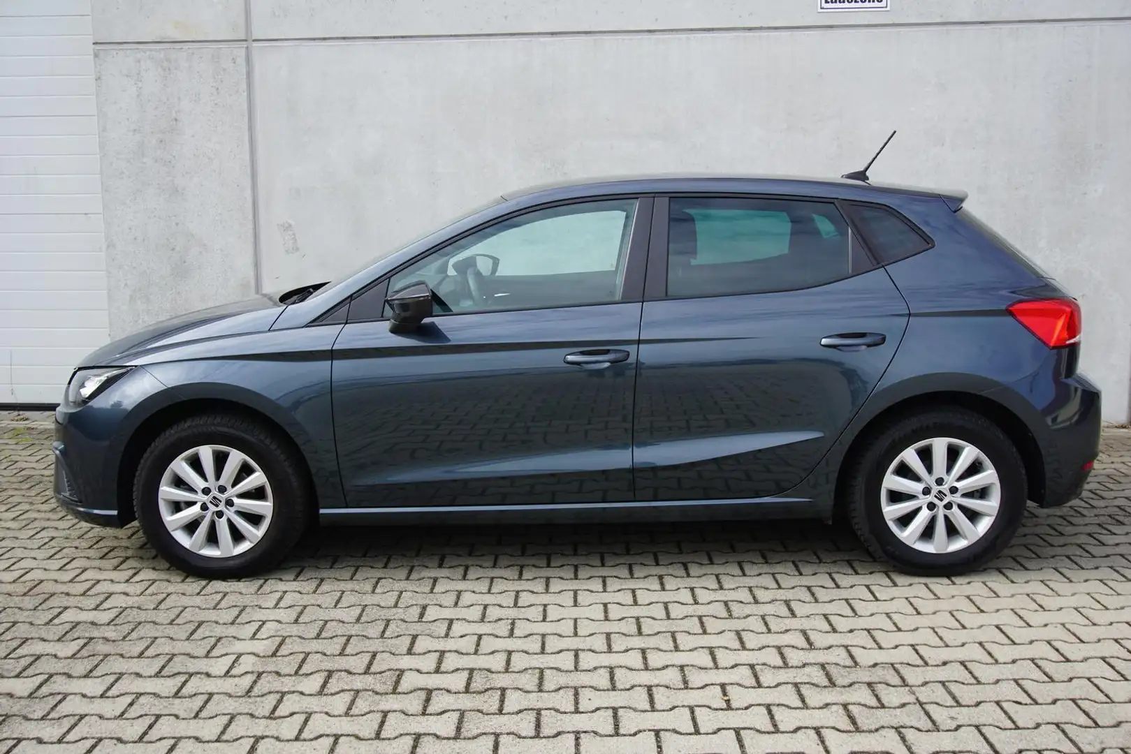 SEAT Ibiza 1.0TSI Style Navi PDC SHZ LED Tempomat Gris - 2