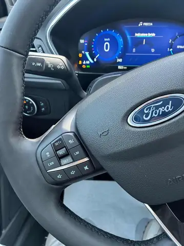 Ford Focus view 15