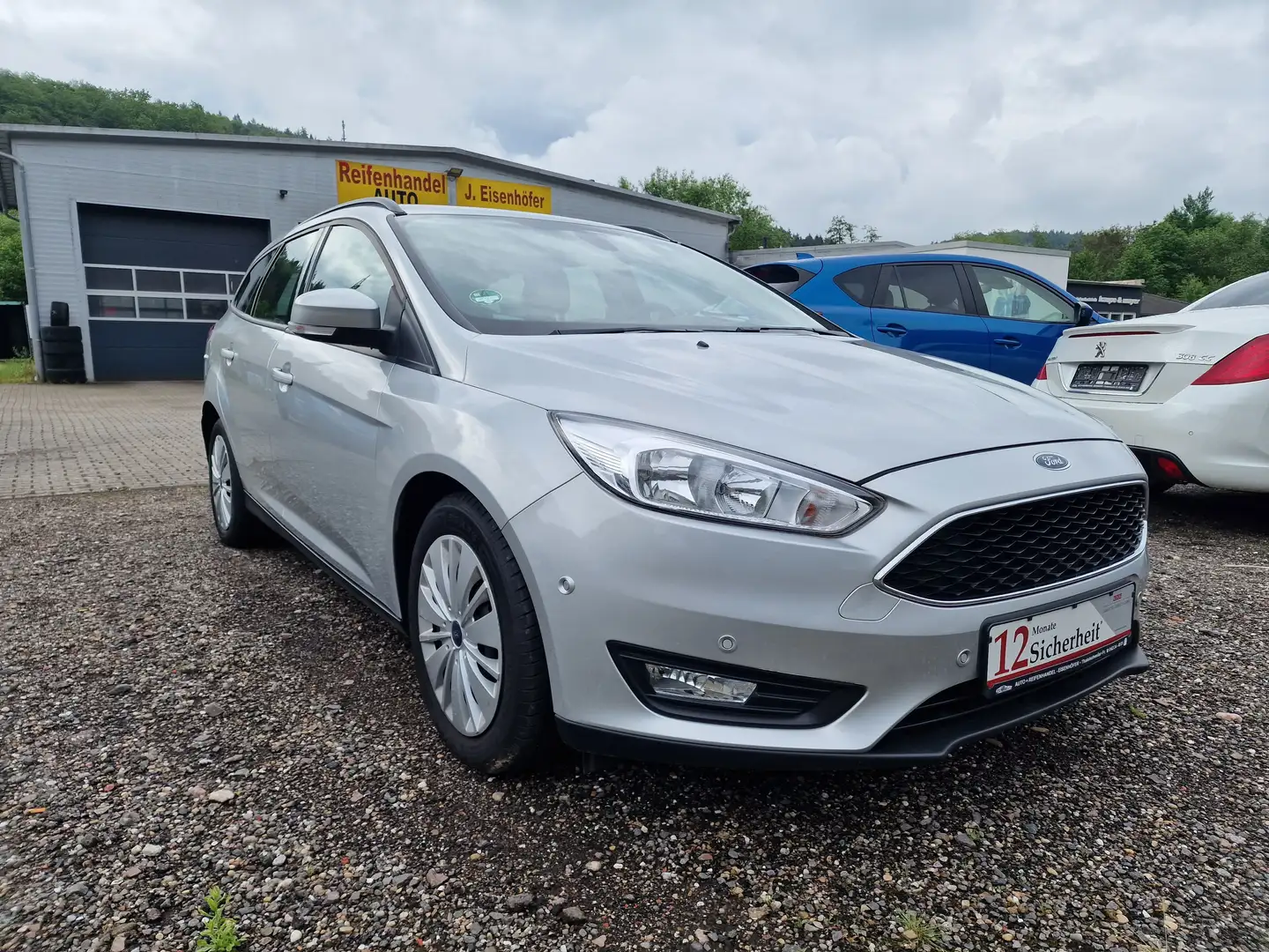 Ford Focus Business/AUTOMATIK-NAVI-Sitzheizung-PDC-KAMERA Zilver - 2