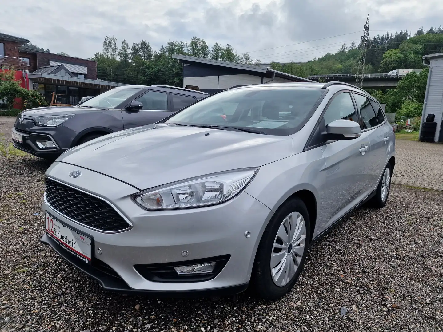 Ford Focus Business/AUTOMATIK-NAVI-Sitzheizung-PDC-KAMERA Zilver - 1