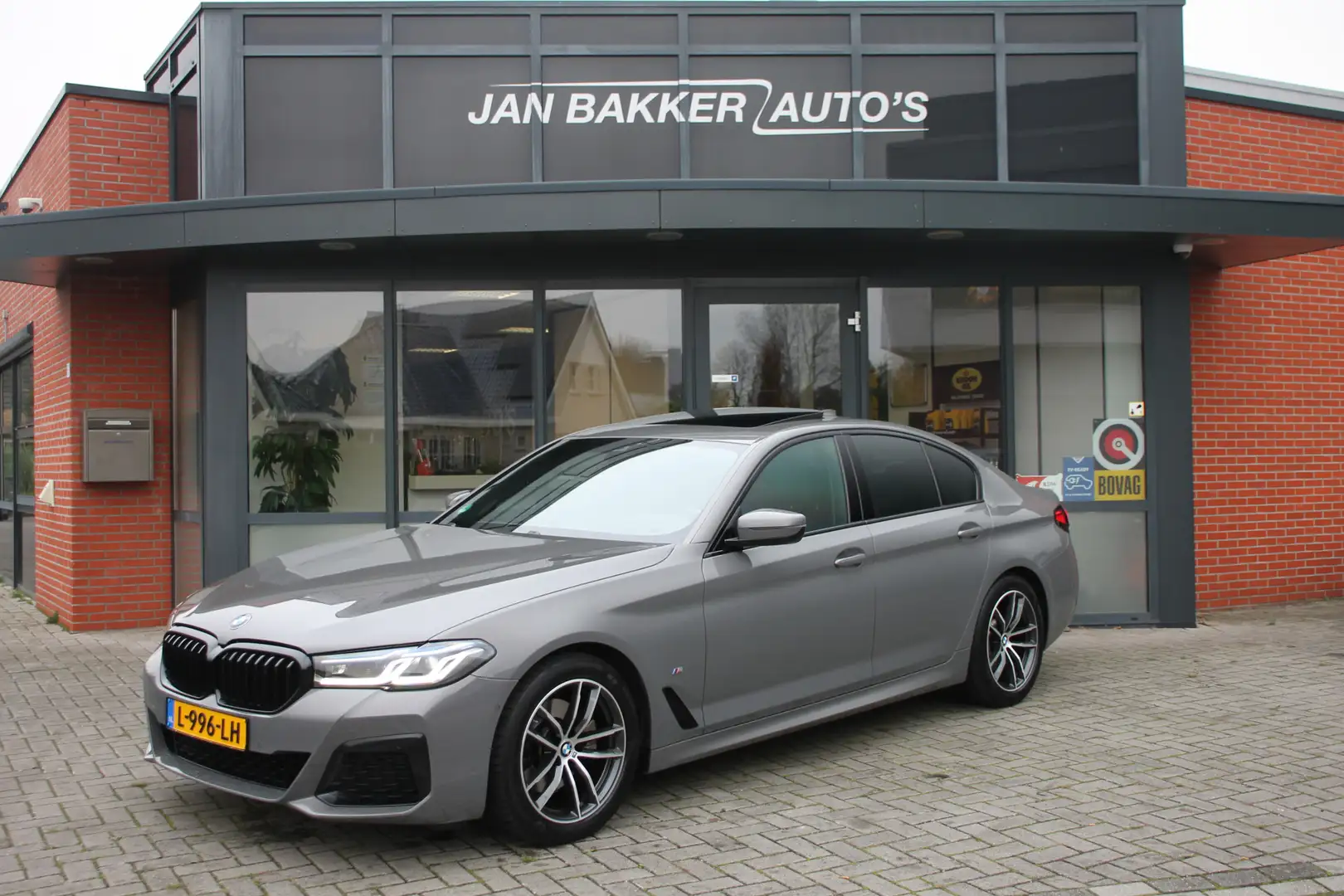 BMW 520 5-serie 520i Business Edition Plus ✅ M Sport ✅ Car Gris - 1