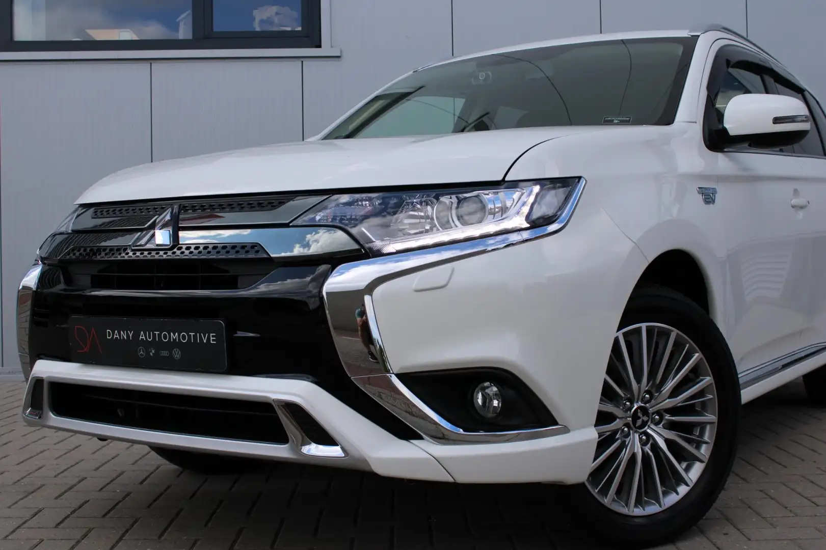 Mitsubishi Outlander 2.4 PHEV KEYLESS I CAM I CARPLAY I LED I DAB I 1E Wit - 2