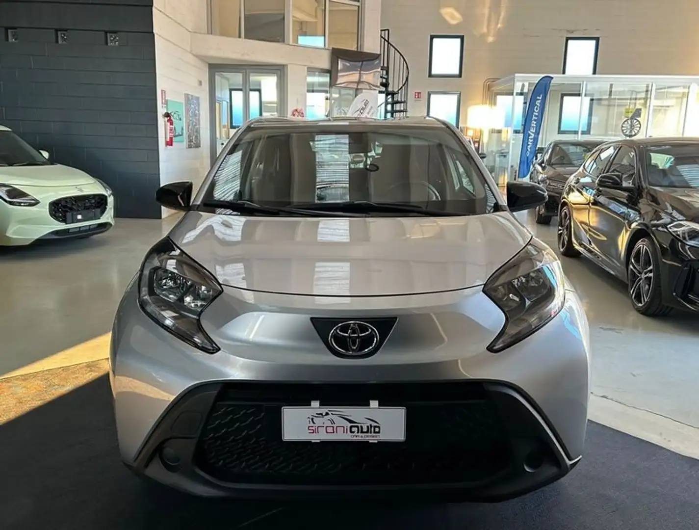 Toyota Aygo X 1.0 VVT-i 72 CV 5 porte Active S-CVT Šedá - 2