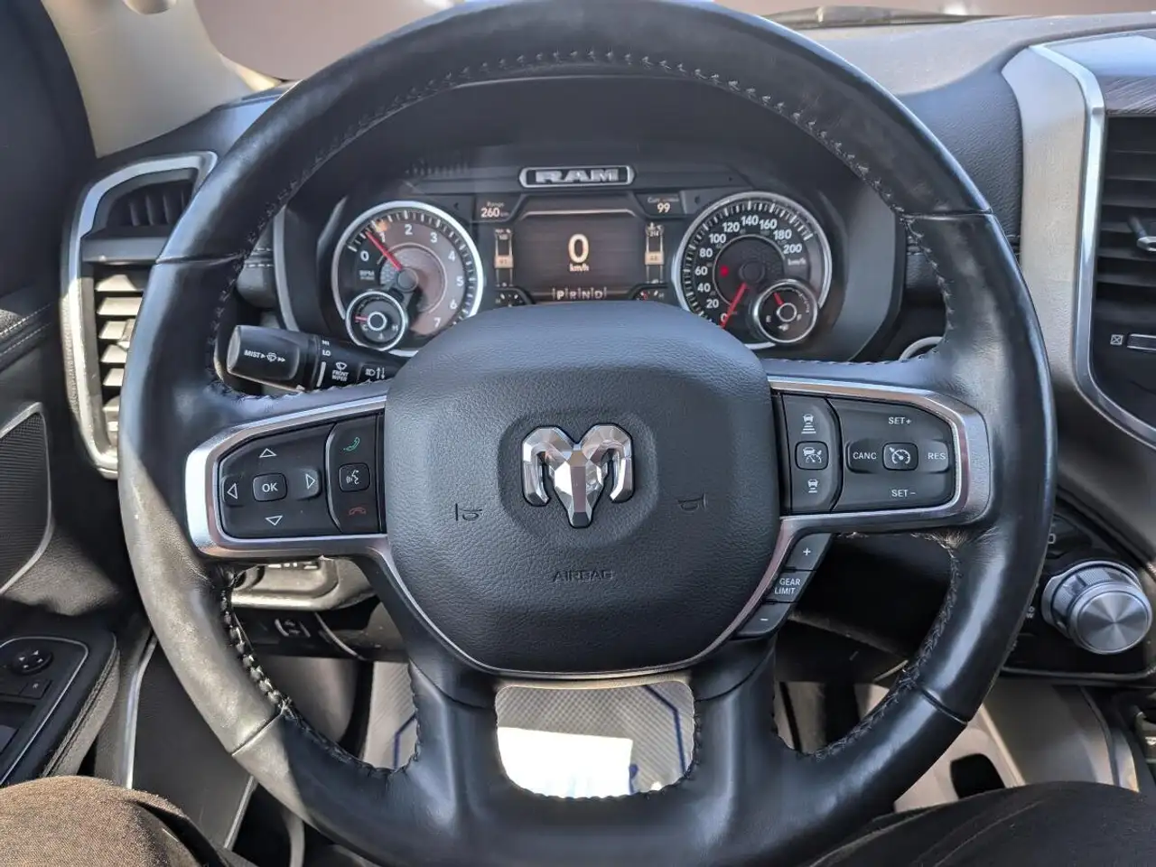 RAM 1500 снимка RAM 1500