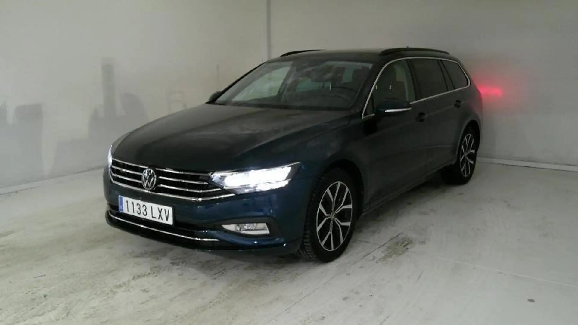 Volkswagen Passat Variant Executive 2.0 TDI 110kW DSG Bleu - 1