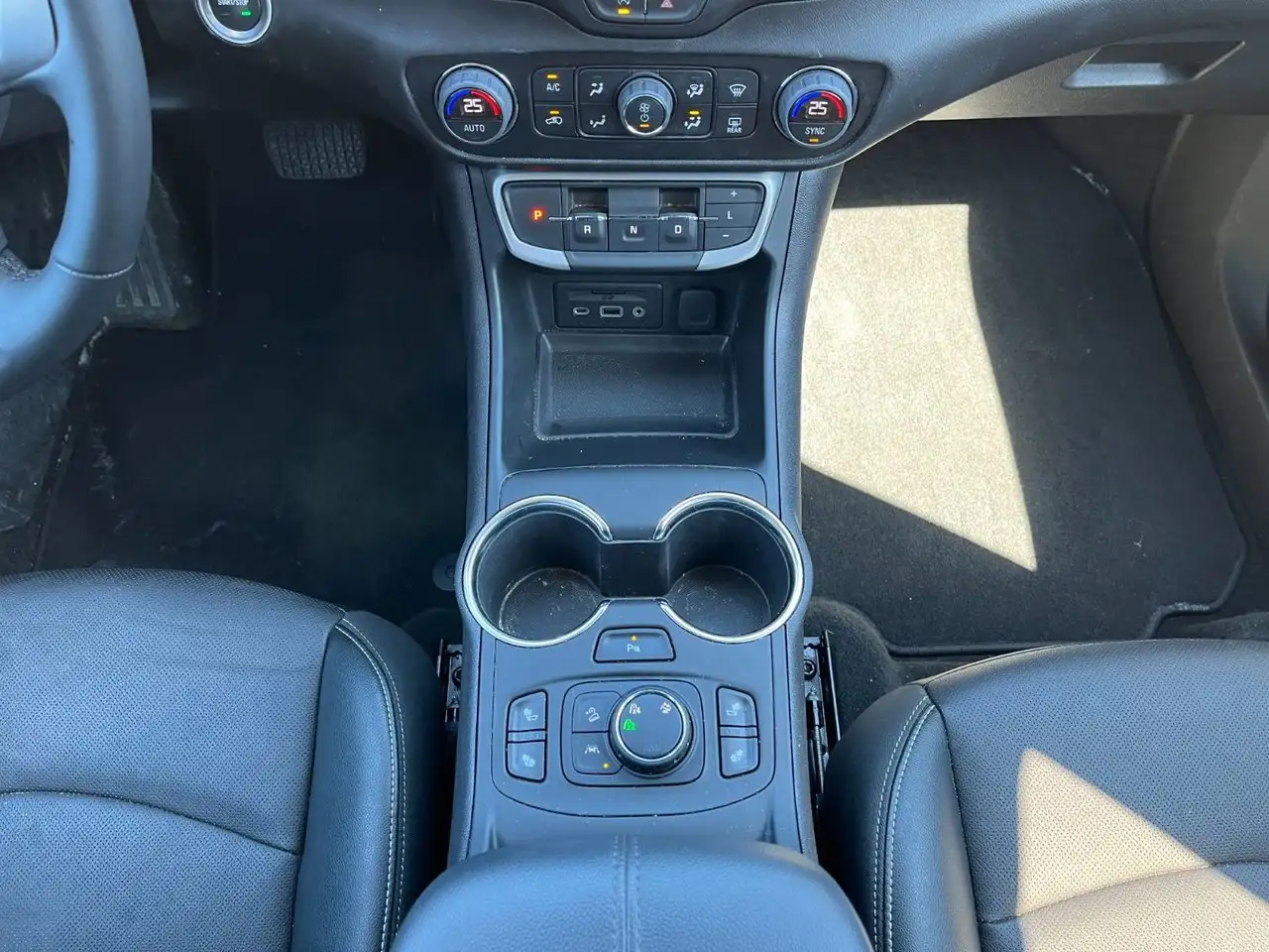 GMC Terrain снимка GMC Terrain