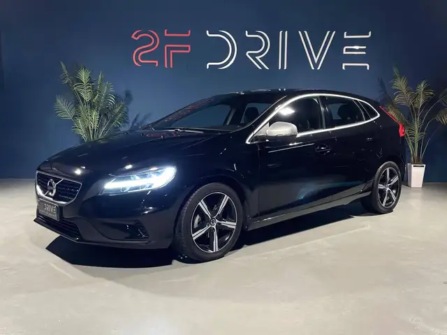 Volvo C40 2.0 D2 R-Design