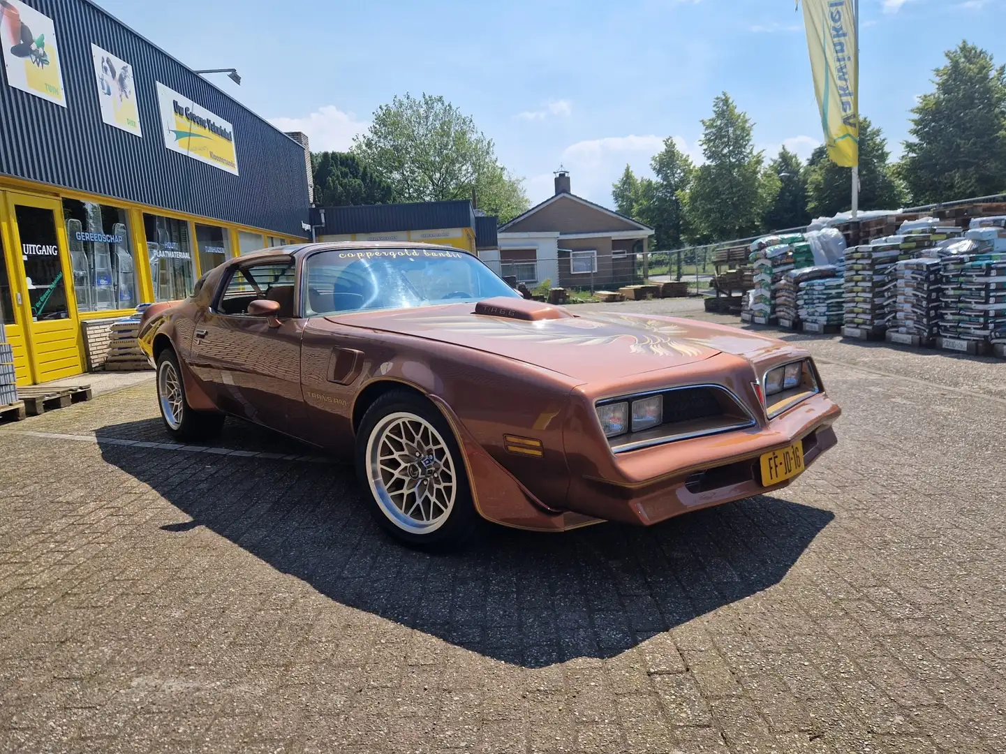 Pontiac Trans Am 6.6 ltr v8 Brązowy - 1