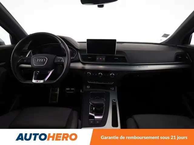 Audi Q5 view 12