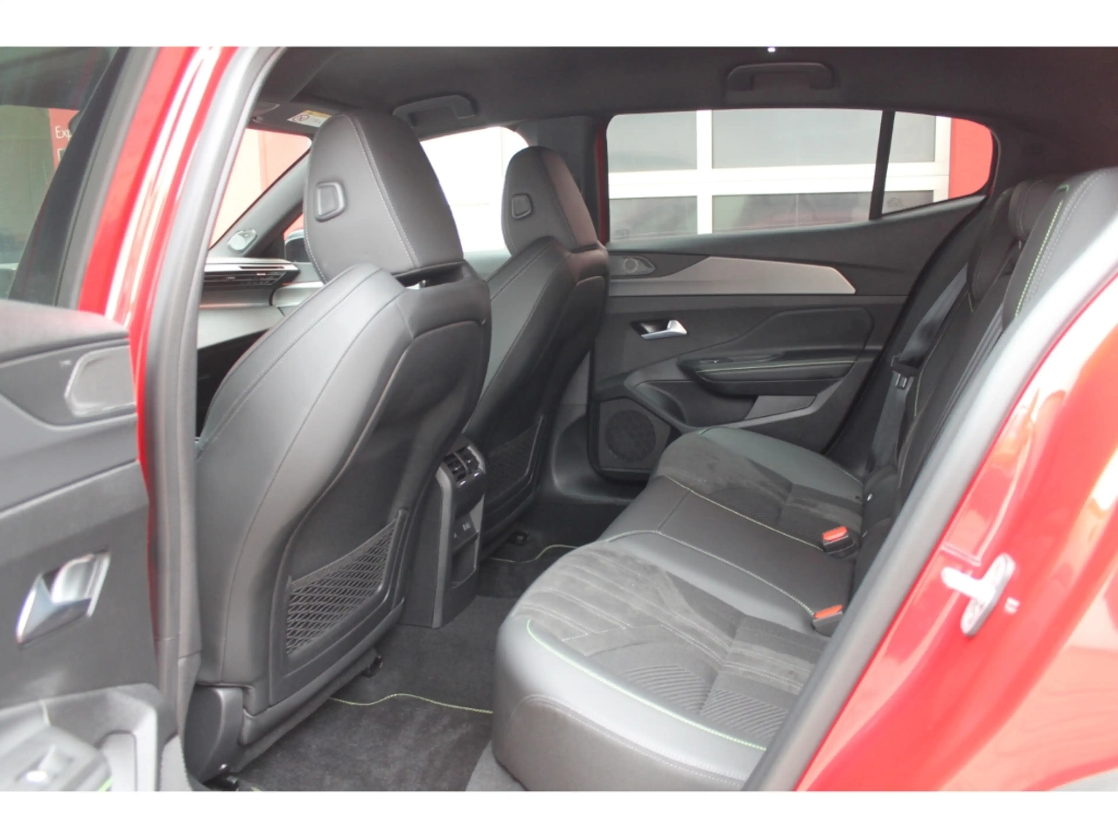 Peugeot 408 Elektro 210 GT 360 Navi Shz eHk eSitz Focal — photo 8