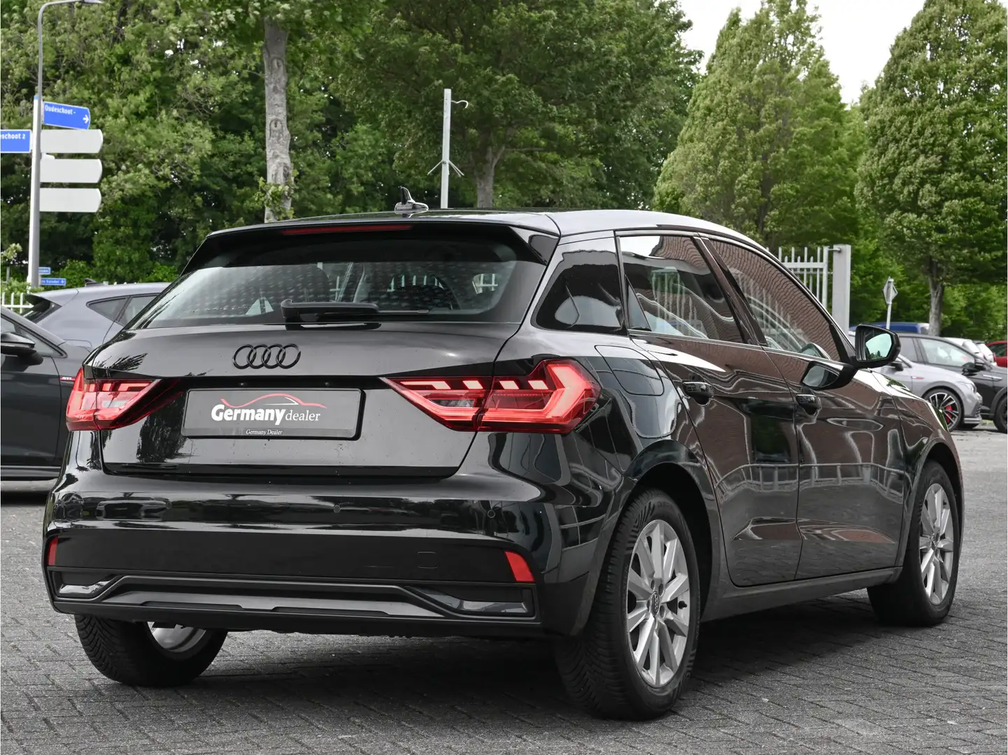 Audi A1 Sportback 30TFSI 116pk Pro Line S Virtual Audi Sou Noir - 2