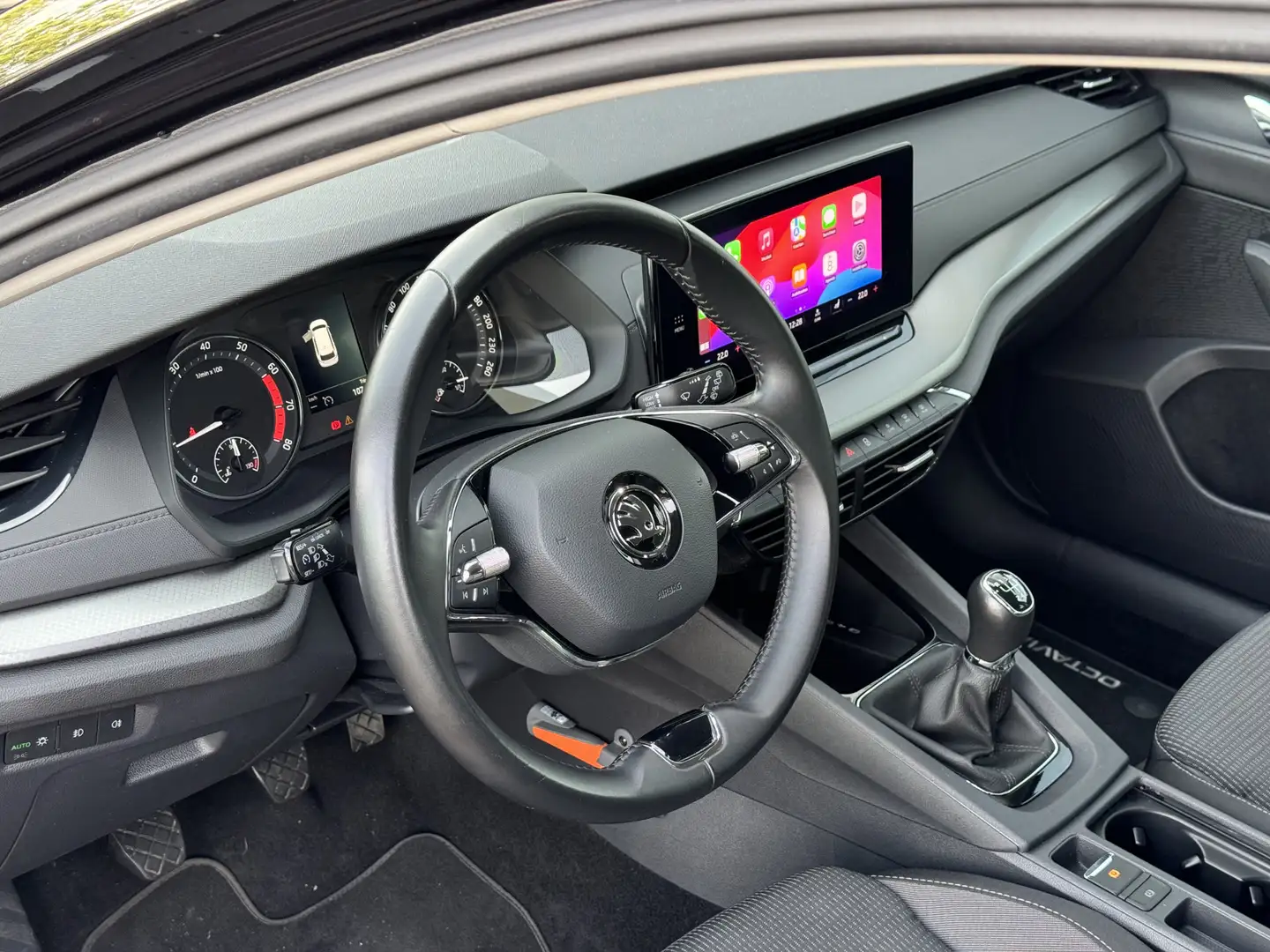 Skoda Octavia Combi 1.5 e-TSI Business Edition | Trekhaak | Appl Noir - 2