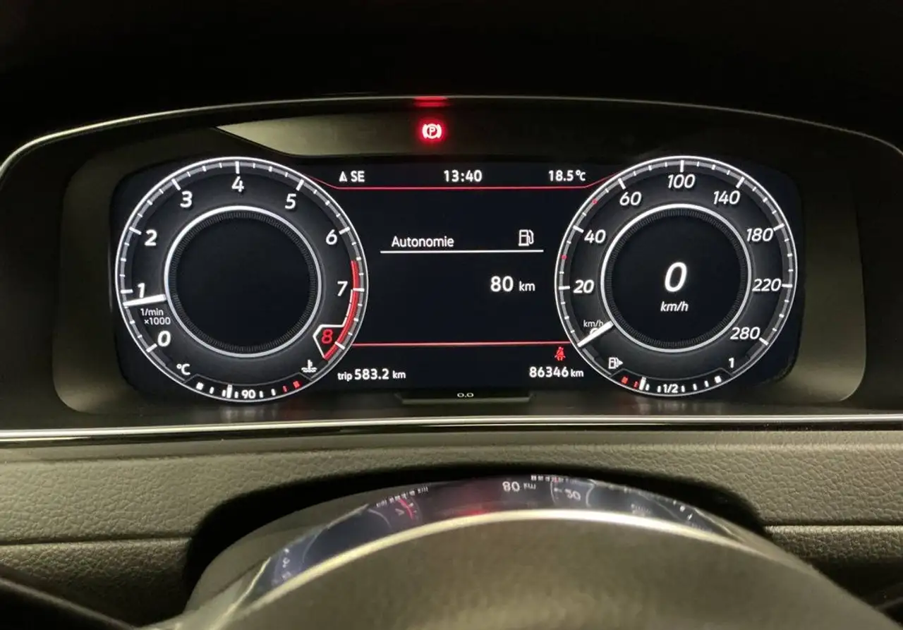 Volkswagen Golf GTI — photo 18