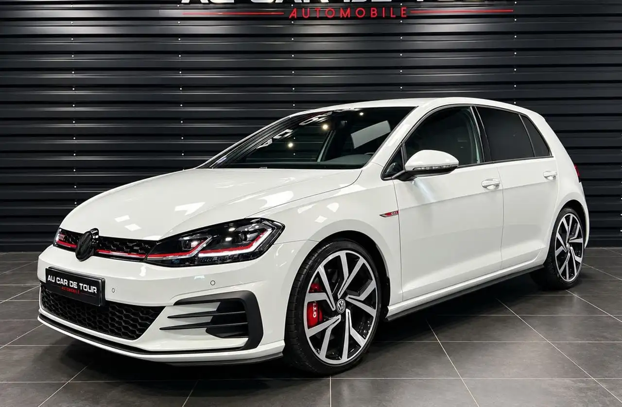 Volkswagen Golf GTI