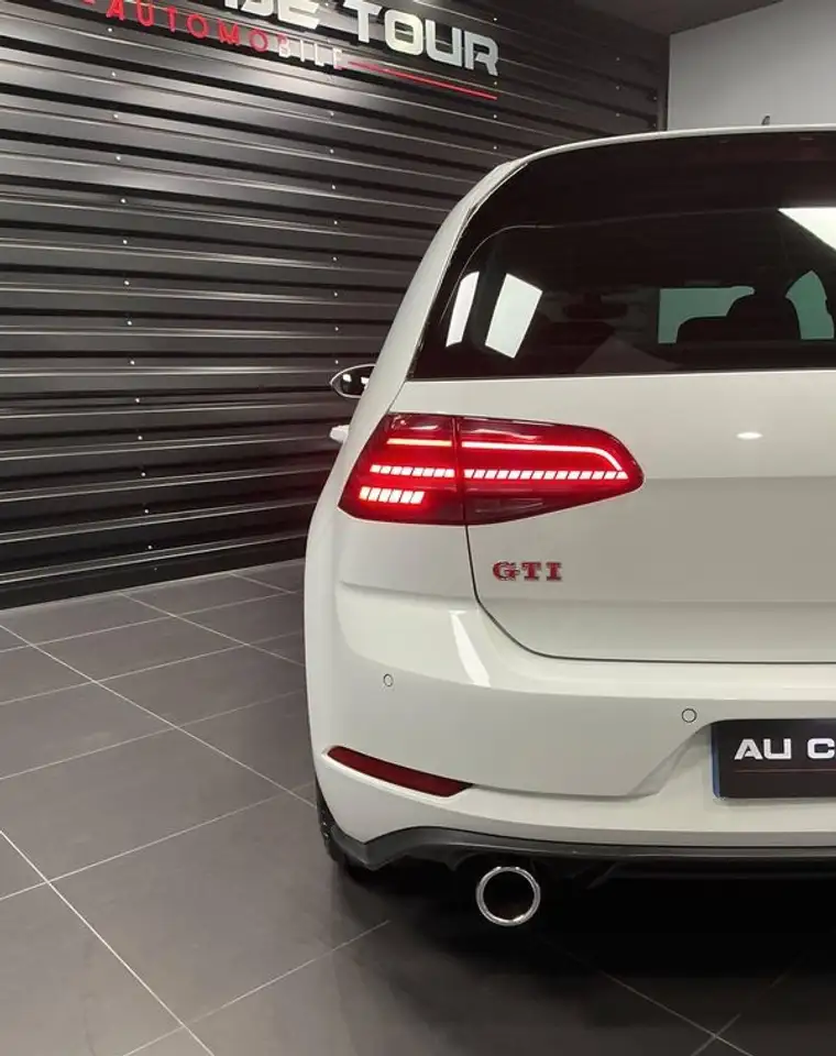 Volkswagen Golf GTI — photo 7