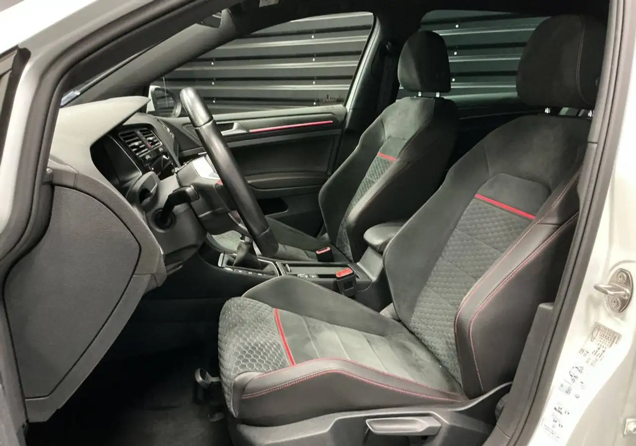 Volkswagen Golf GTI — photo 24