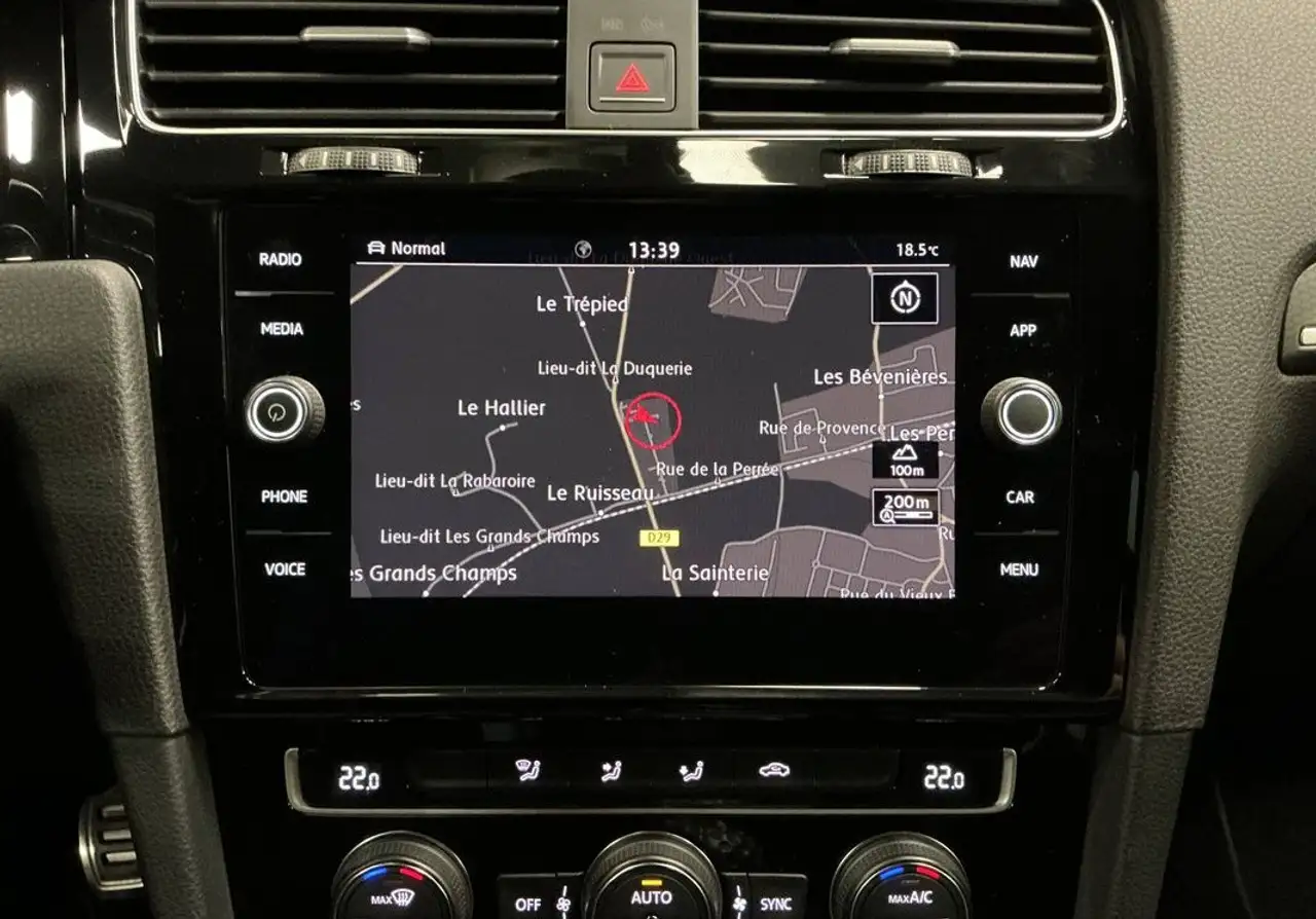 Volkswagen Golf GTI — photo 19