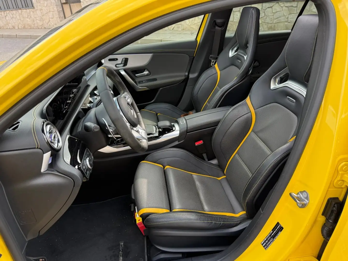Mercedes-Benz A 45 AMG S 4Matic+ 8G-DCT Amarillo - 2