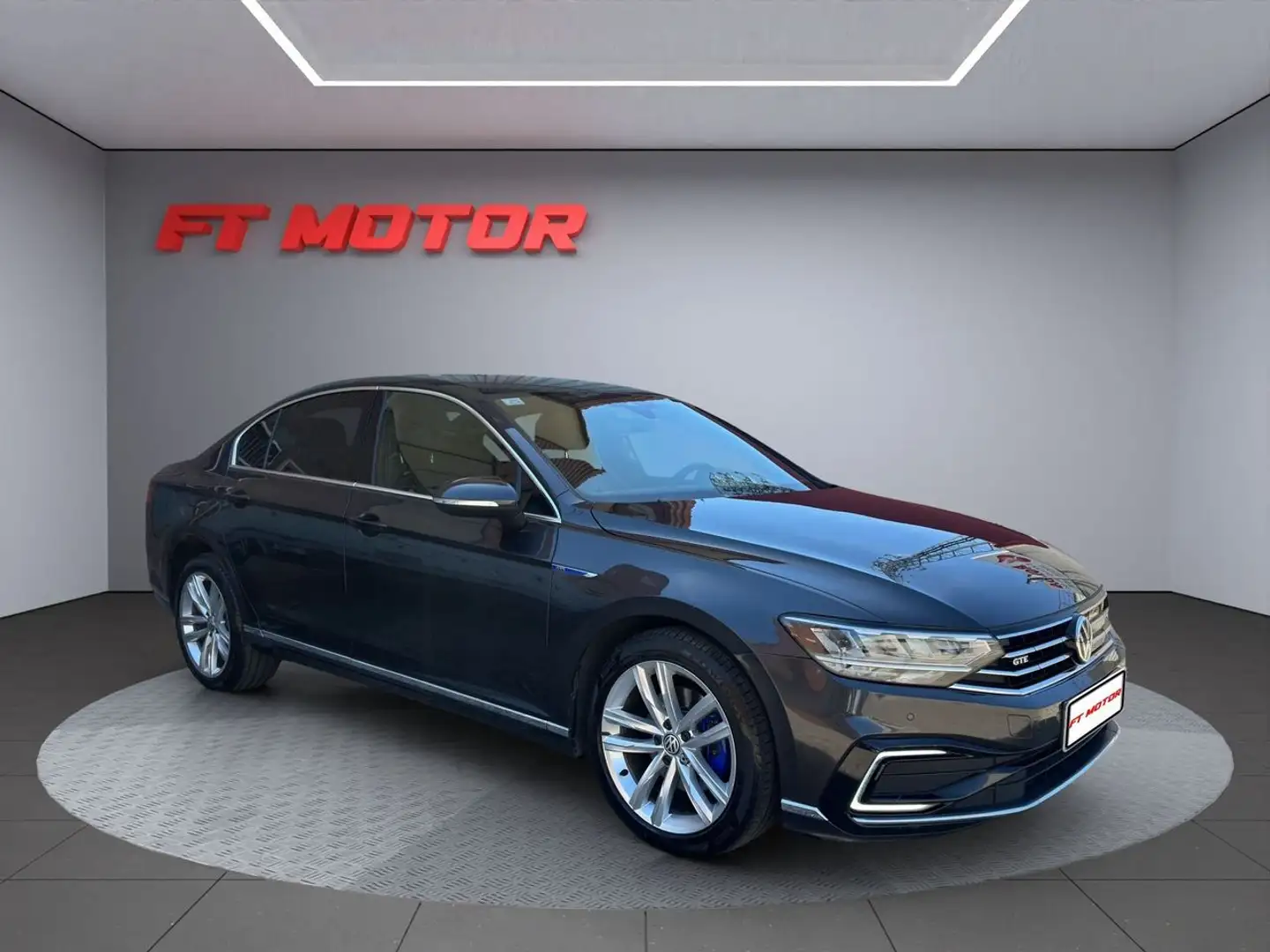Volkswagen Passat GTE 1.4 TSI e-Power Nero - 1