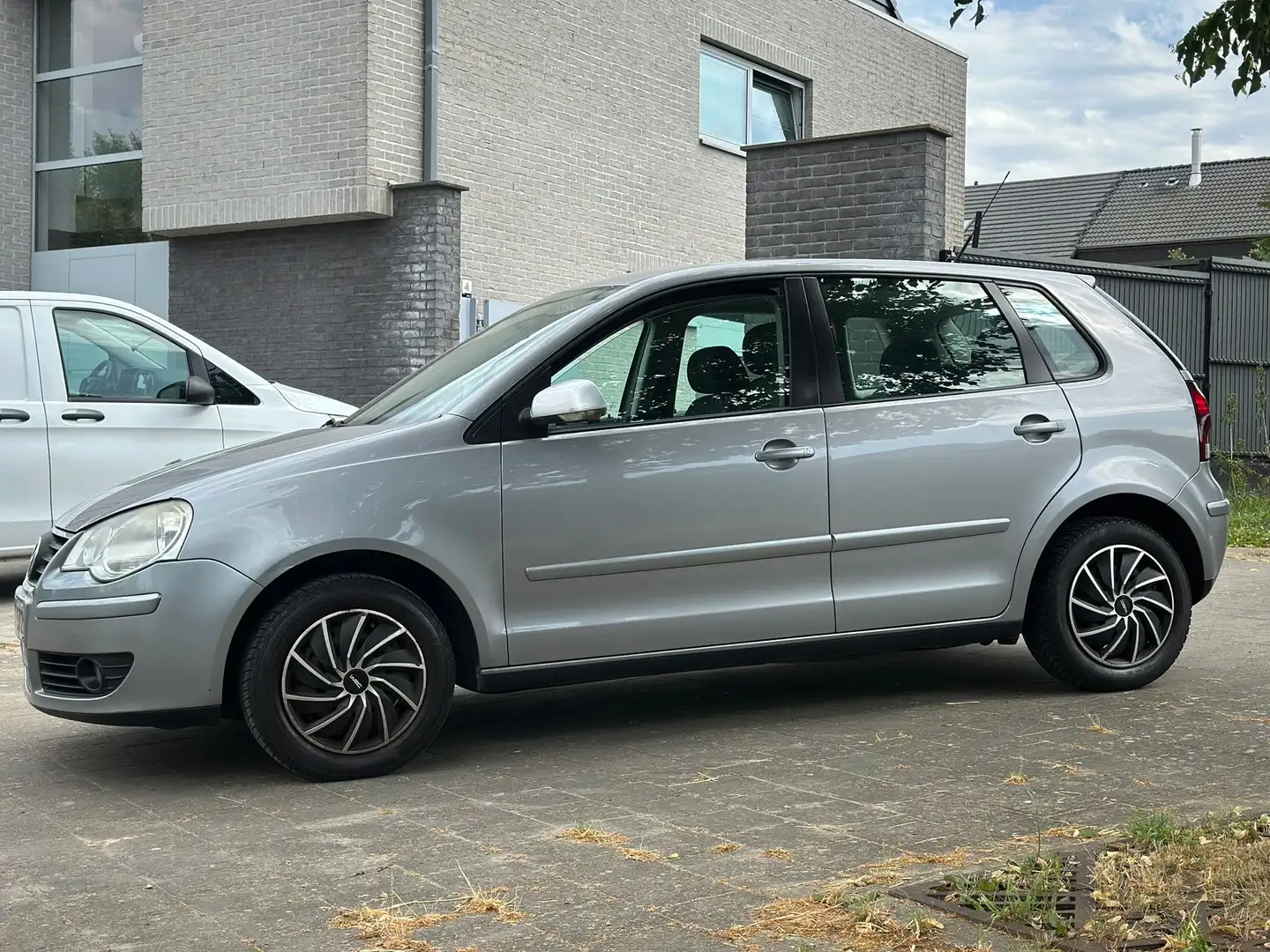 Volkswagen Polo 1.6i 16v UNITED / AIRCO / 105 CH ! Grijs - 2