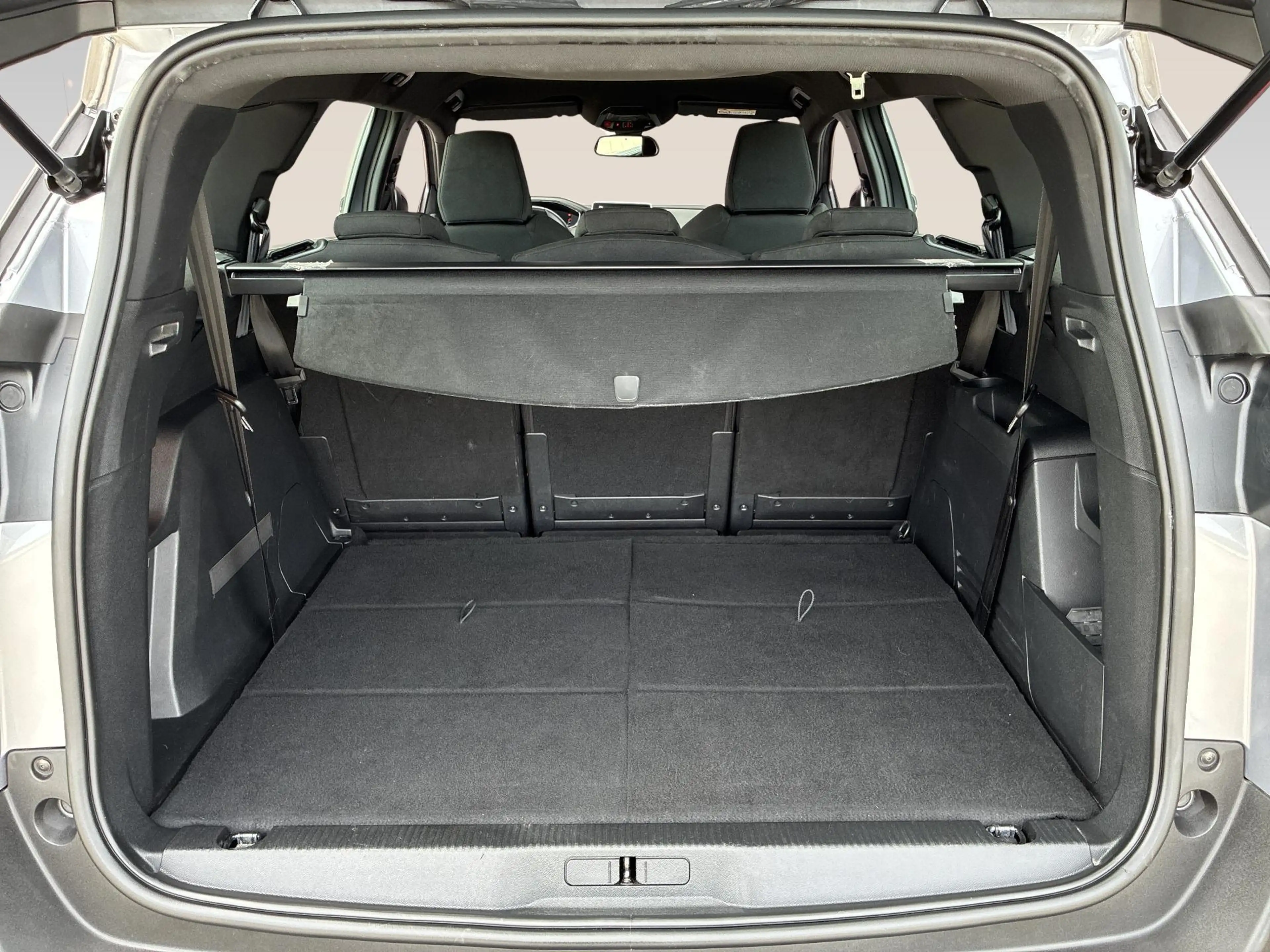 Peugeot 5008 1.2 Hybrid 136 Active Pack Business | 2 stoelen op — photo 9