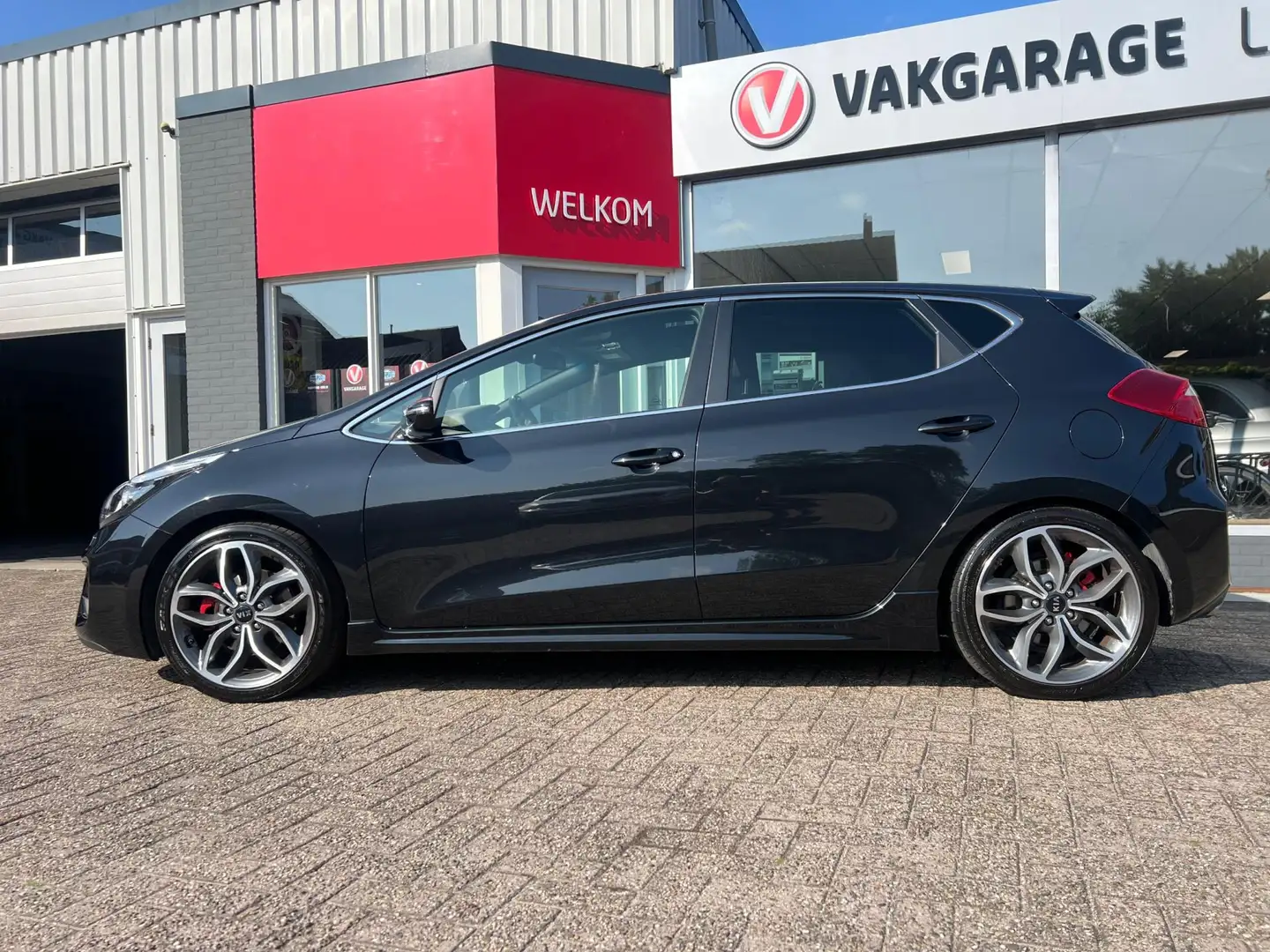 Kia Ceed / cee'd 1.6 T-GDi GT,205pk, 1e eigenaar, dealer onderhoude Nero - 2