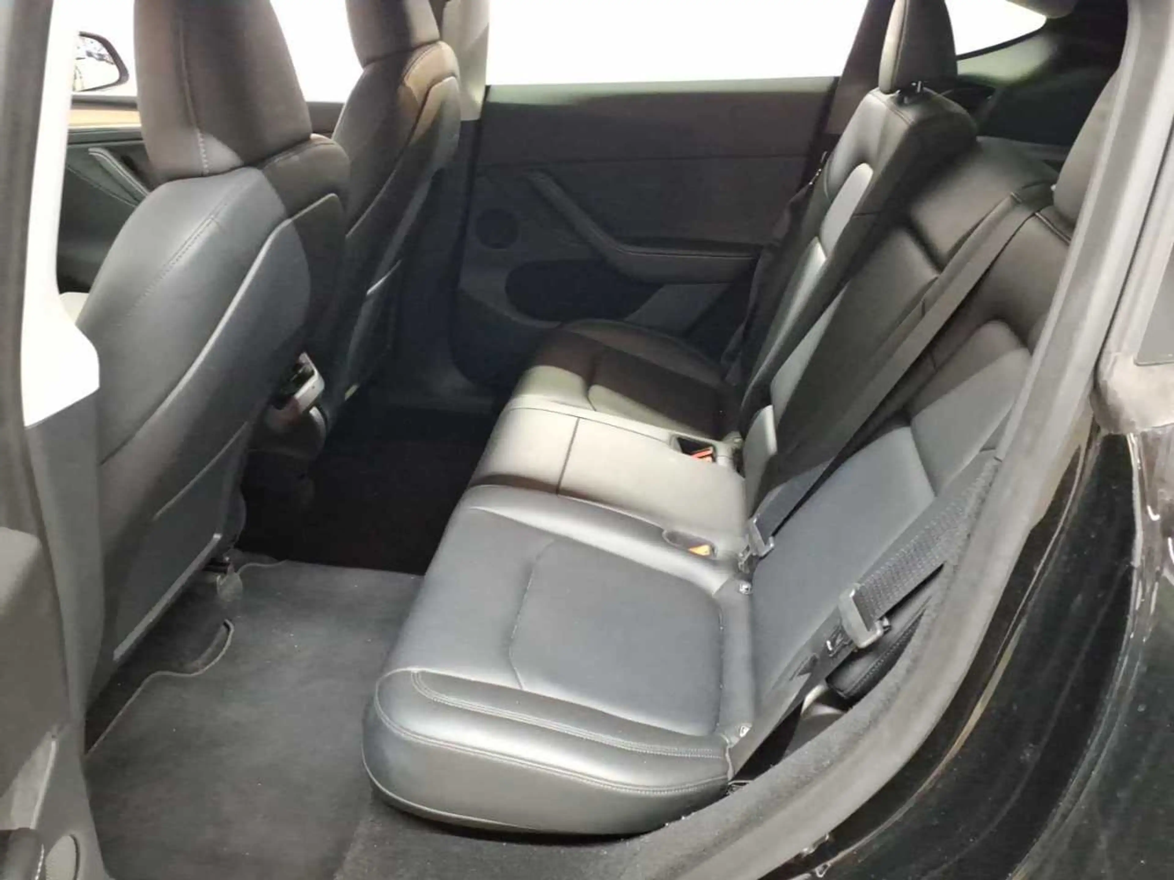 Tesla Model Y Model Y Long Range AWD enh. Autopilot — photo 13
