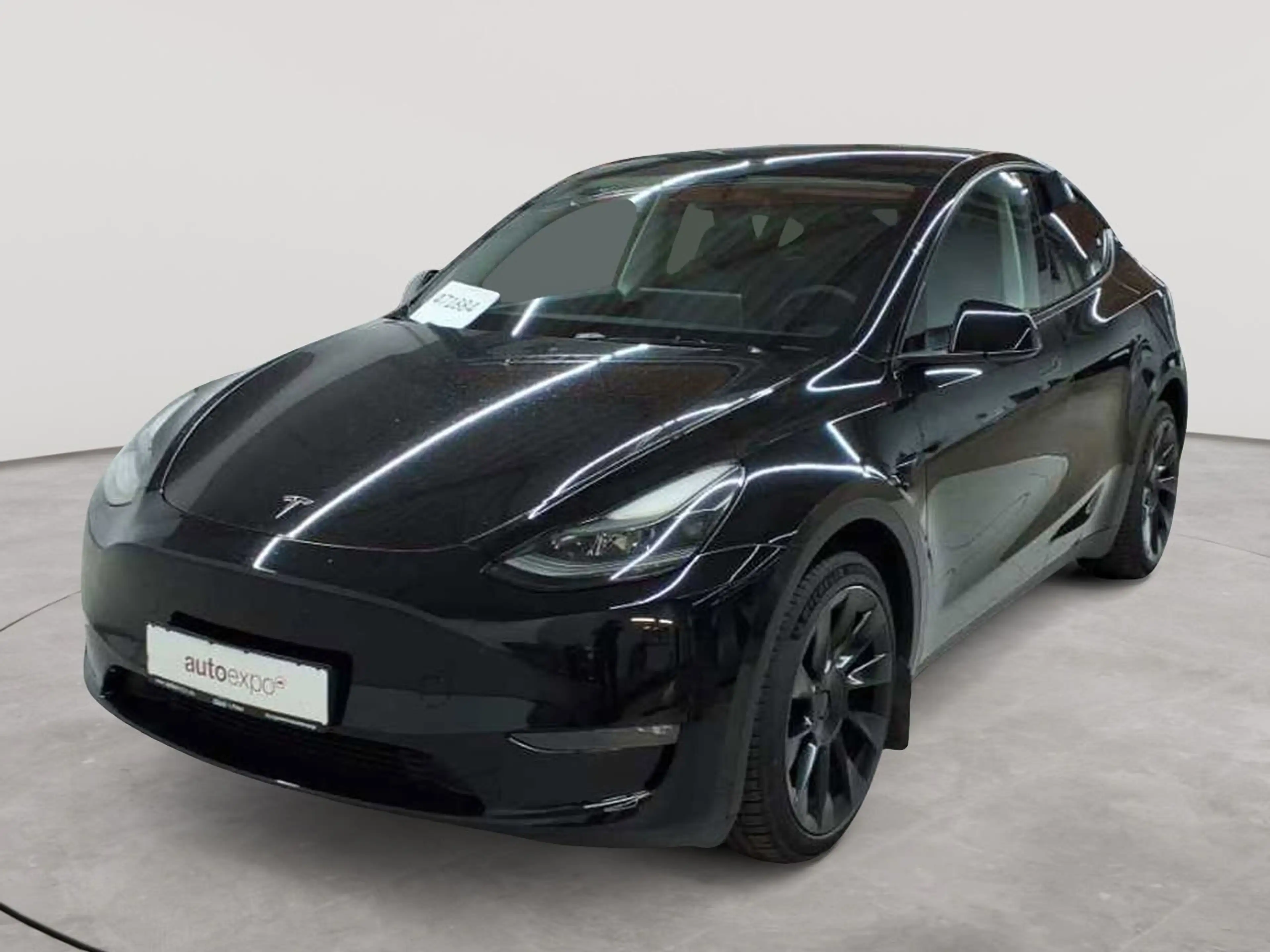 Tesla Model Y Model Y Long Range AWD enh. Autopilot — photo 2